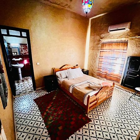 Hotel Camping Les Roses Des Dunes & Piscine Merzouga Exterior foto