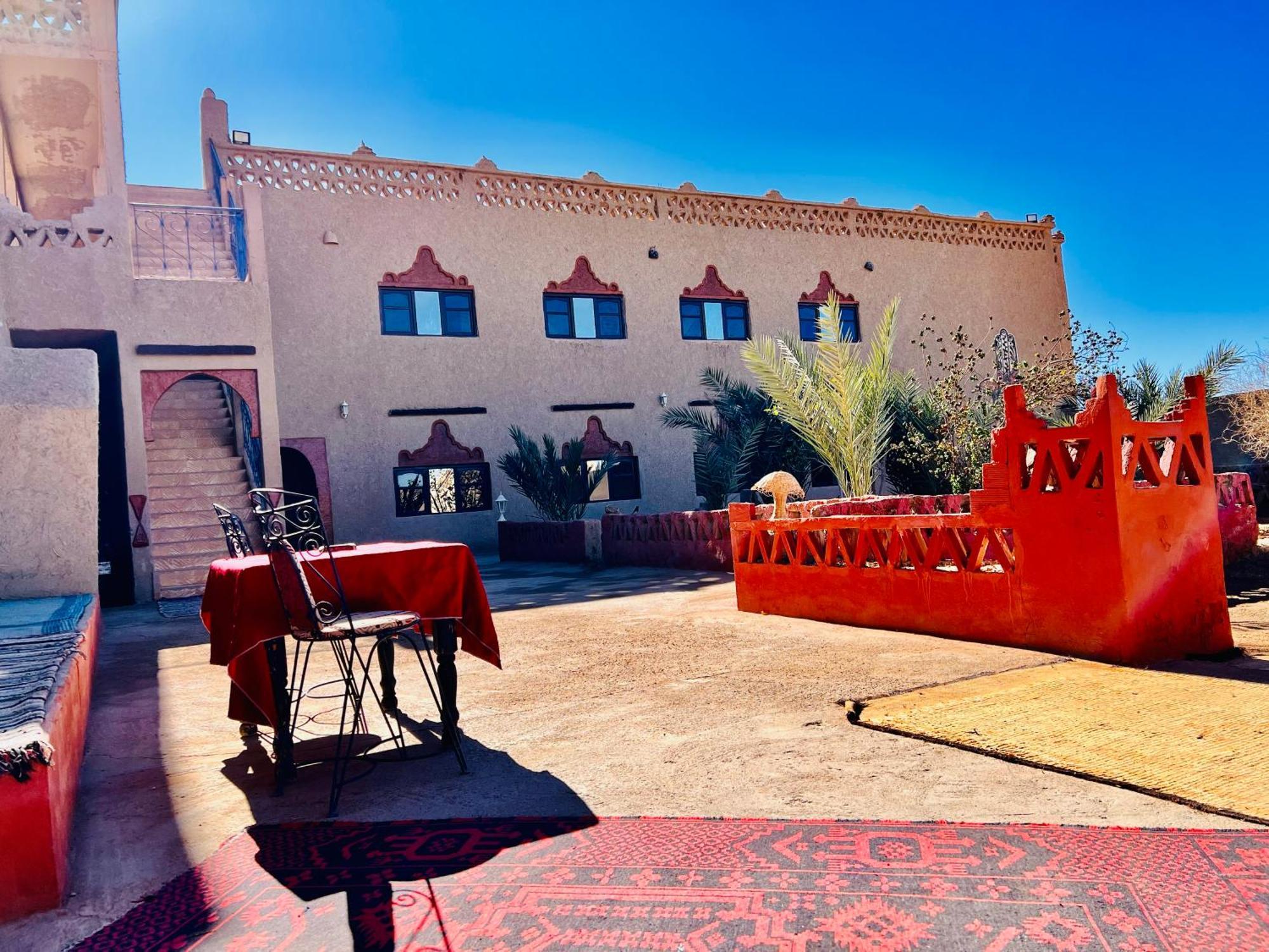 Hotel Camping Les Roses Des Dunes & Piscine Merzouga Exterior foto