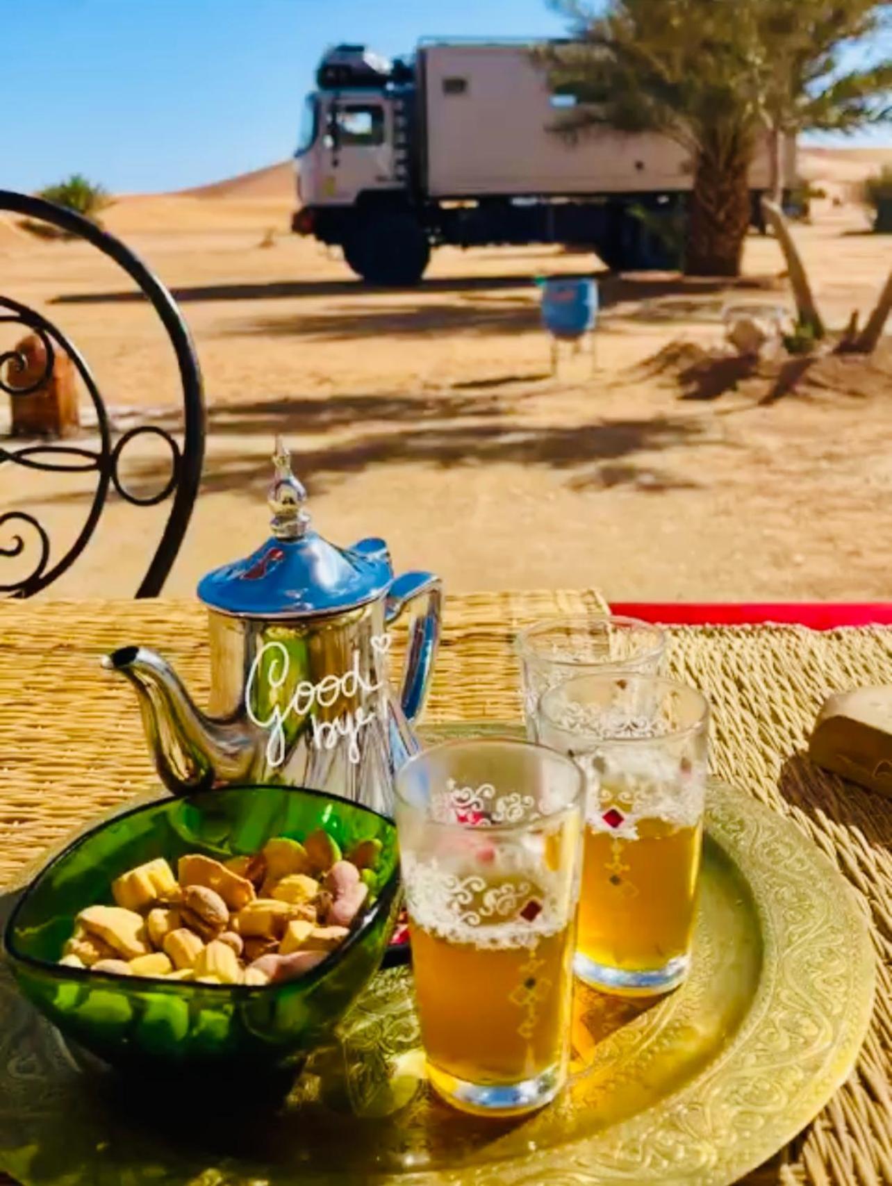 Hotel Camping Les Roses Des Dunes & Piscine Merzouga Exterior foto