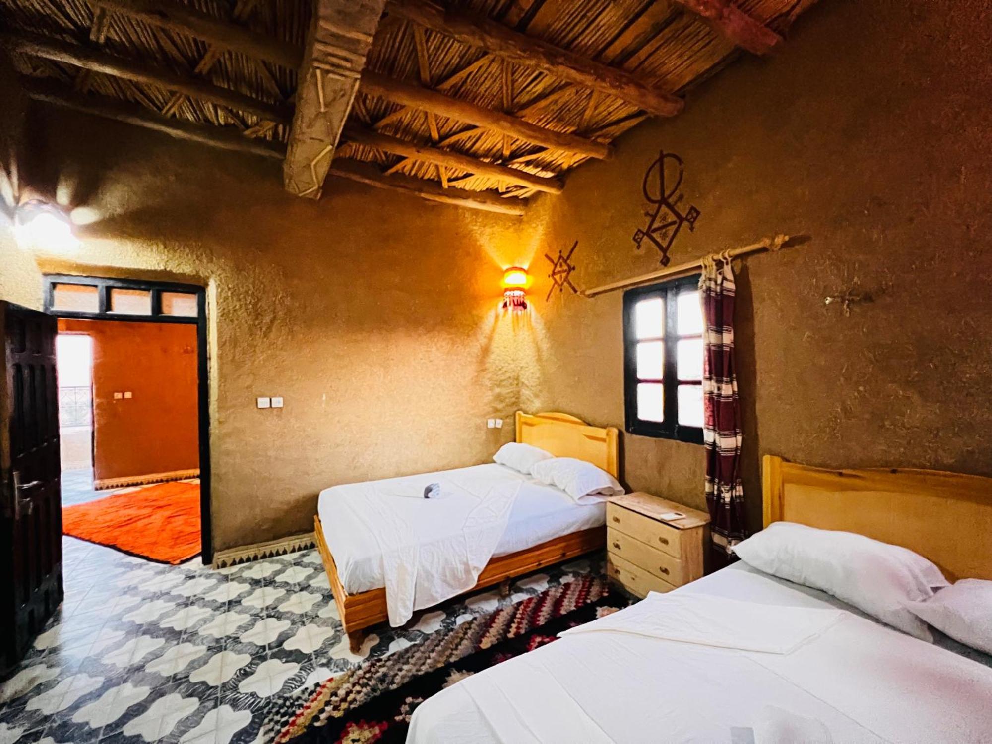 Hotel Camping Les Roses Des Dunes & Piscine Merzouga Exterior foto